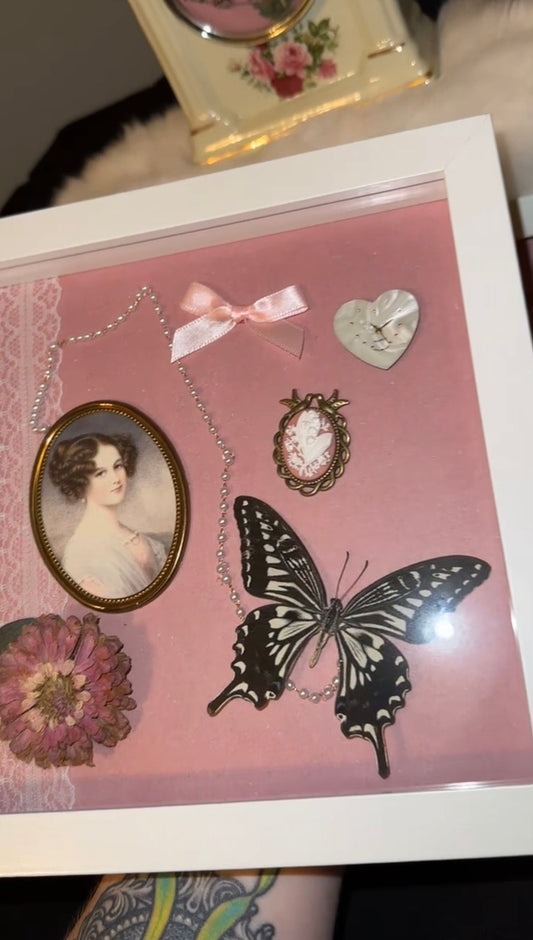 Vintage cameo trinket frame