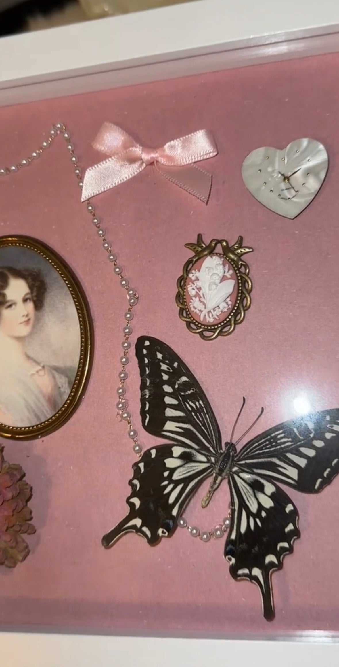 Vintage cameo trinket frame