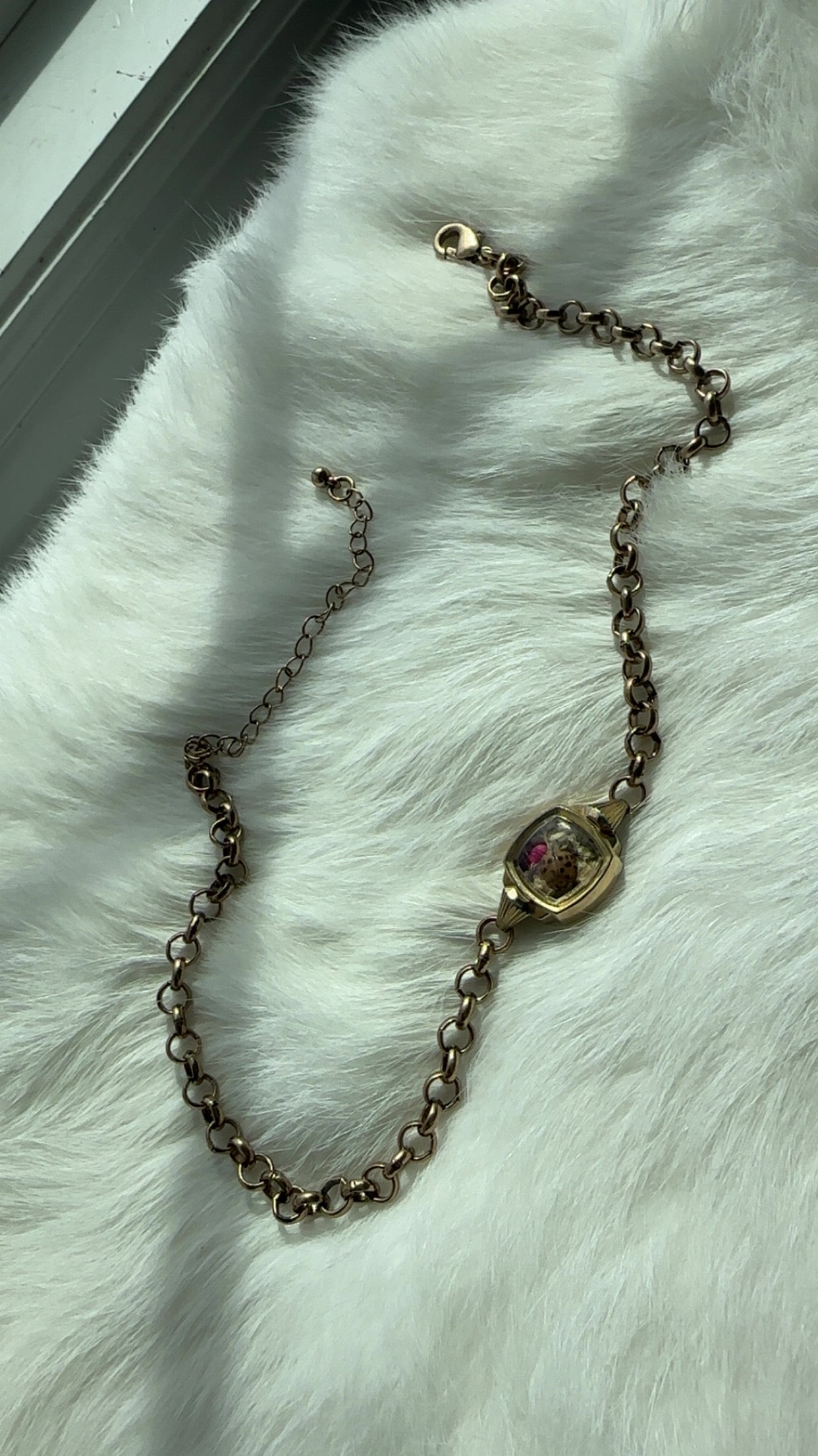 Lady bug choker