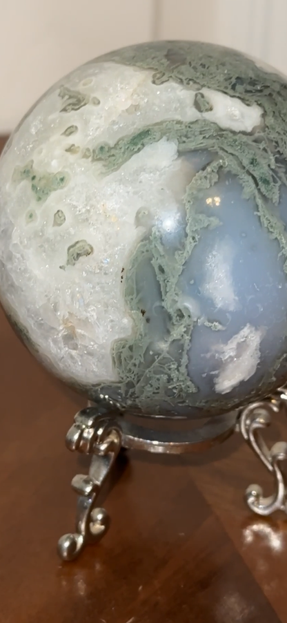 Druzy moss sphere