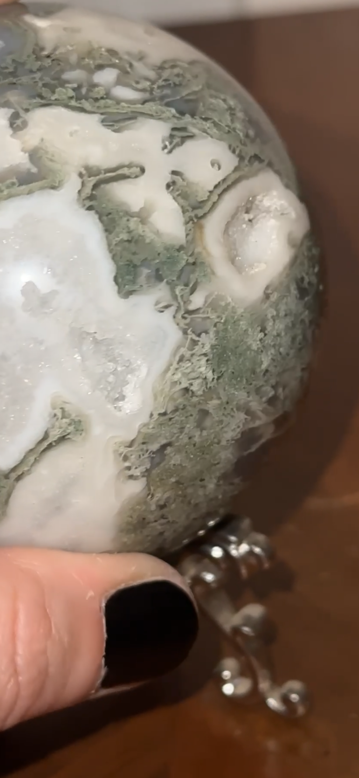 Druzy moss sphere