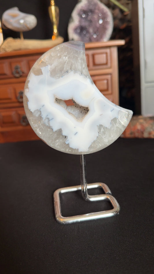 Druzy agate moon with portal