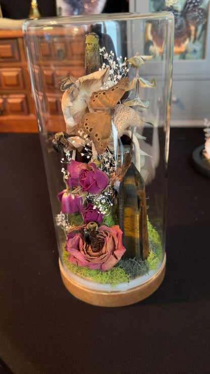 Jam packed! ( two bees, two butterflies, cicada, shield bug) tiger’s eye tower, crystal, and roses and mushrooms! ￼